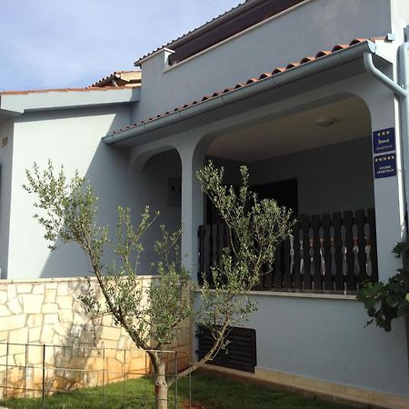 The Blue House Apartment Vinkuran Exterior photo